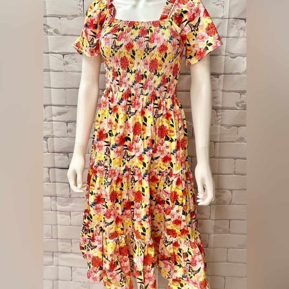 Laree & Co Hartley Ruffle Smocked Tiered Dress size M New with tags New
